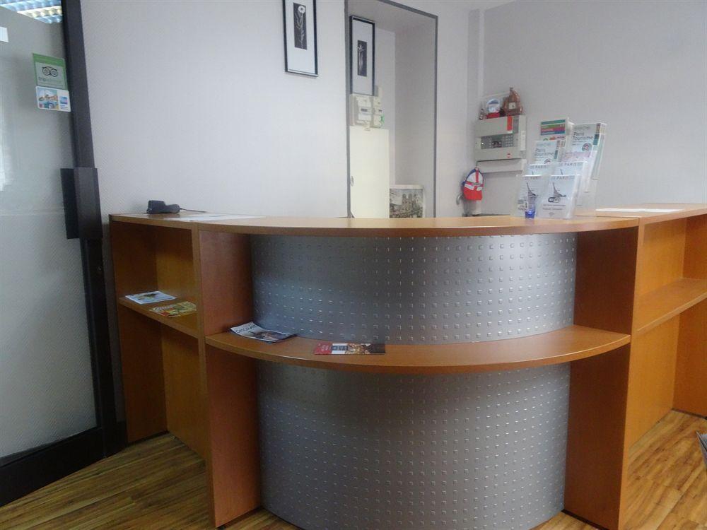 ホテル エルミタージュ パリ エクステリア 写真 Reception desk