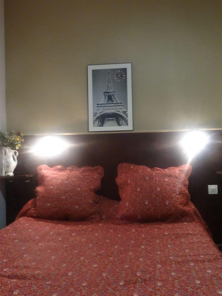 ホテル エルミタージュ パリ エクステリア 写真 A room at the hotel